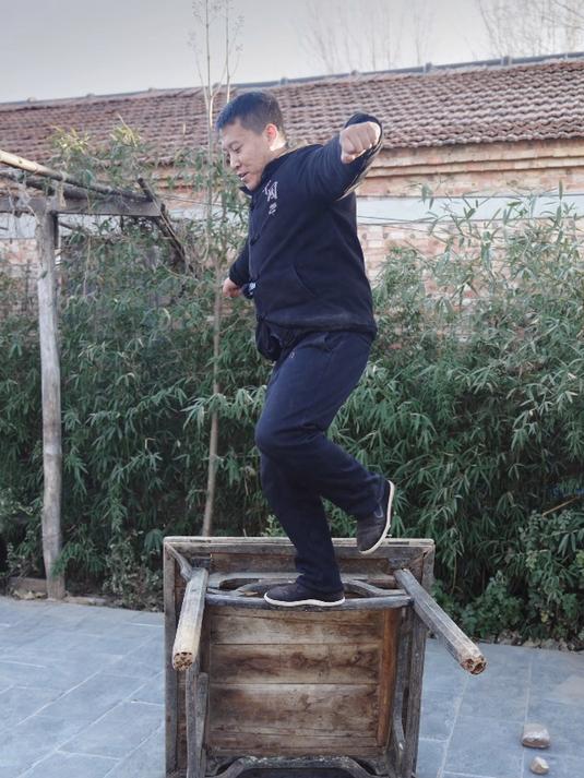 传承千年的匠心秘宝:鱼鳔胶,古代木工的粘合奇迹
