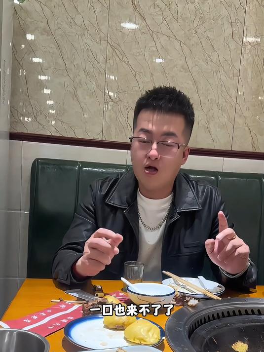 农村的大火炕，最爱的铁锅炖大鹅。再也回不去了……