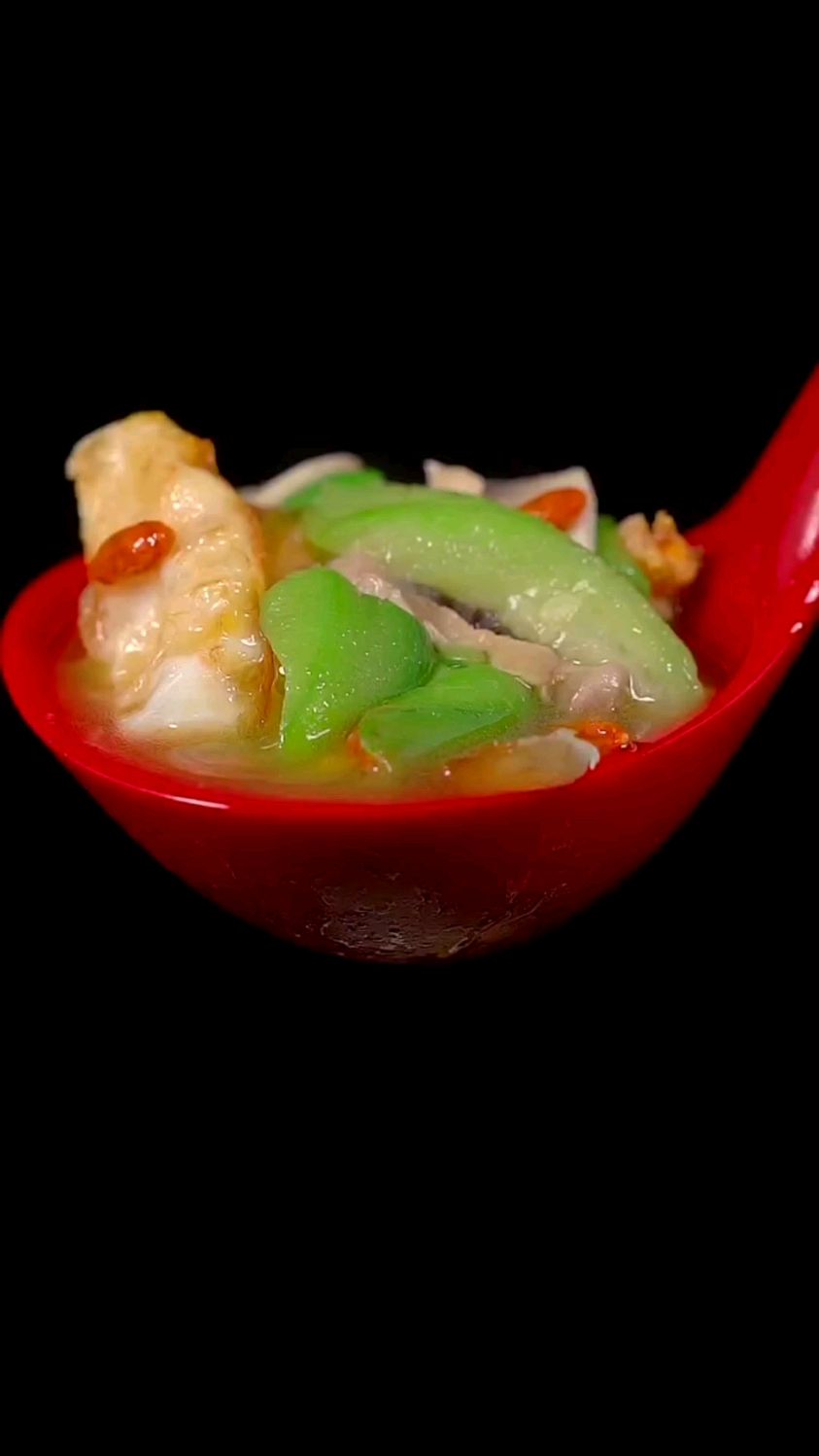 蘑菇丝瓜鸡蛋汤