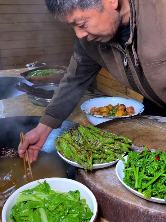 腊排骨炖小土豆湖北农村的特色美食