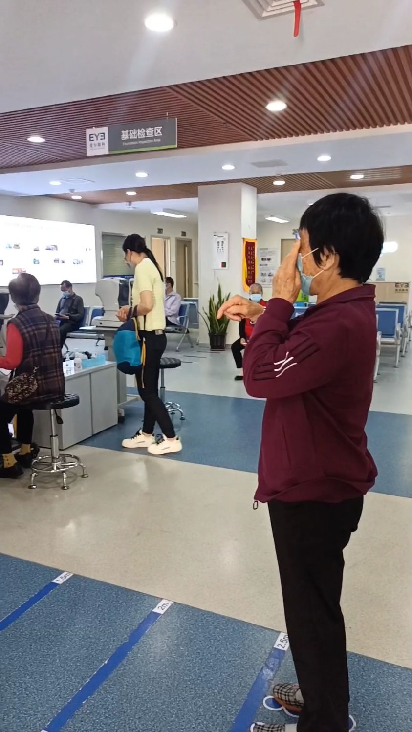 记录妈妈眼睛胬肉手术第一星期复查