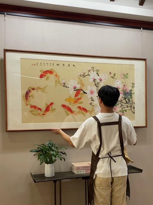 客厅家居我推荐这一幅九鱼聚财