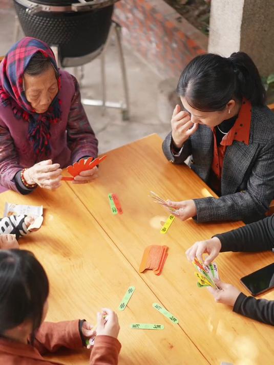 二姐今天做了一道传统名菜八宝鸭，一不小心翻车了