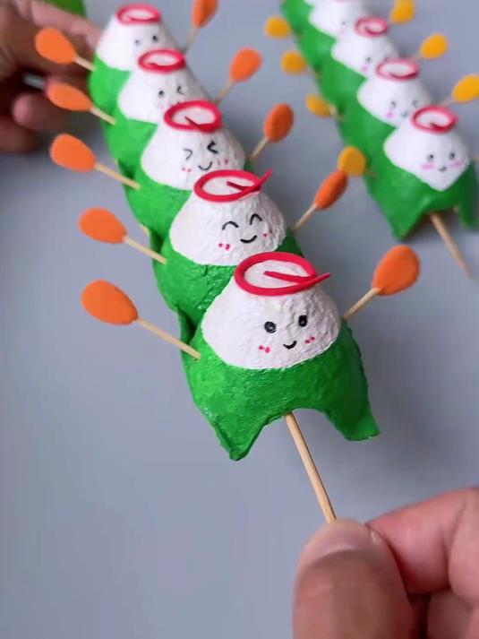 用鸡蛋托做个可可爱爱的划龙舟摆件吧!简单又有趣