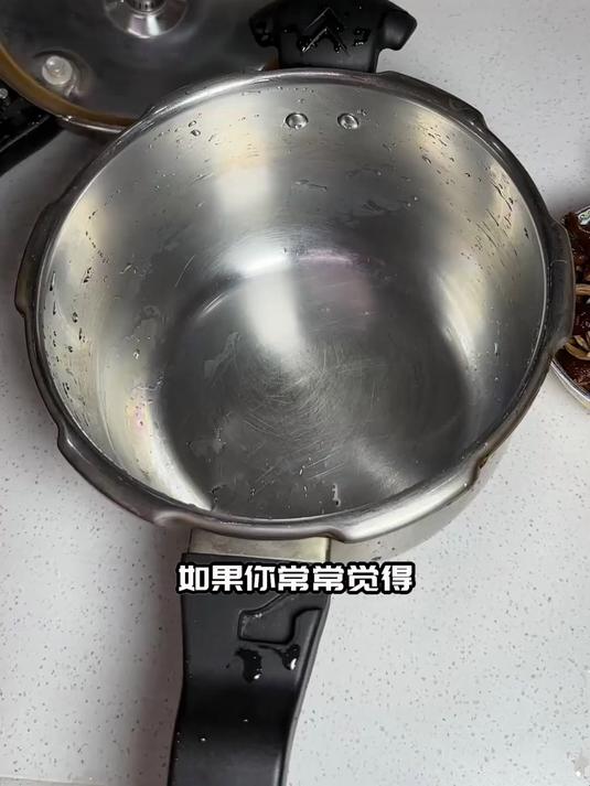 喝汤也能抗辐射?茶树菇排骨汤的隐藏功效