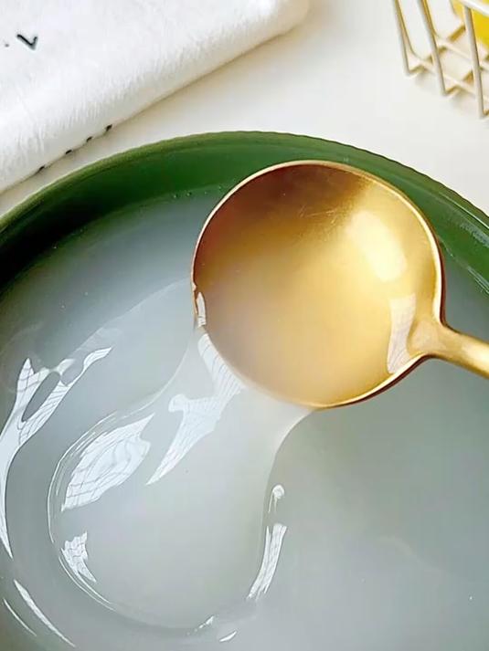 新年餐桌,鲜掉眉毛的鱼汤,暖身更暖心