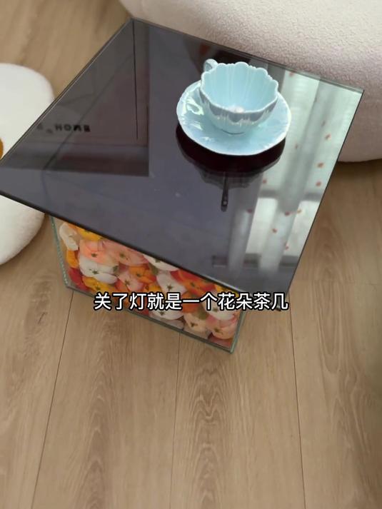 老公给我做的深渊茶几,深不见底长满了鲜花!