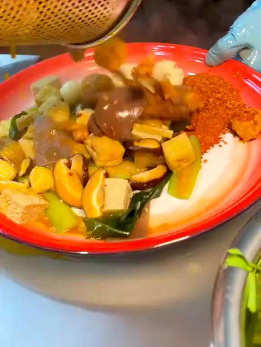 老街称盘麻辣烫！不出门也能吃到成都的味道啦！#美食推荐#