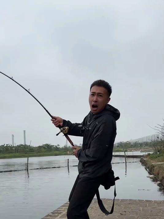 今天在海南钓鱼成功解锁龙趸