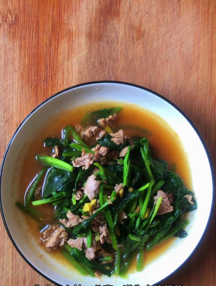 牛肉怎么炒,分享一道牛肉炒菠菜