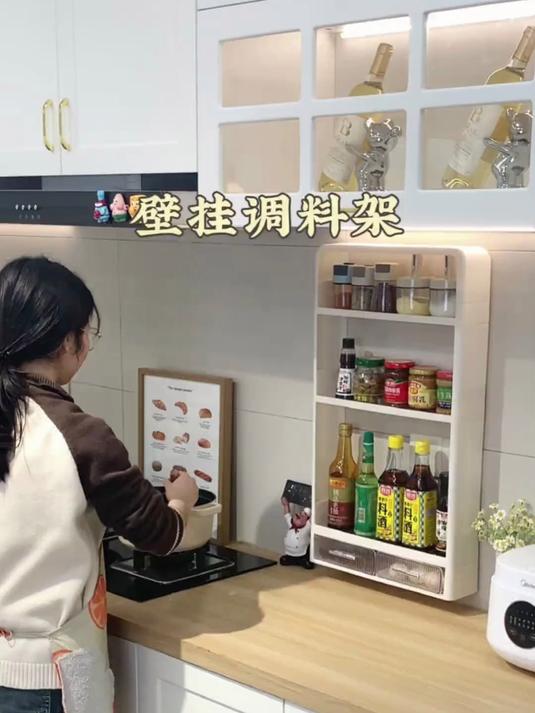 厨房置物架家用调料架墙上壁挂多层储物架浴室多功