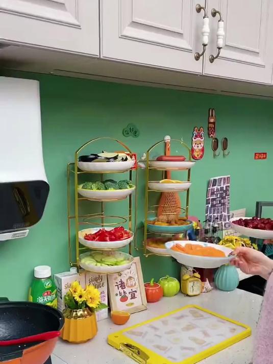 家里厨房比较小的,这款 备菜架一定要试试!收纳空间大更省空间