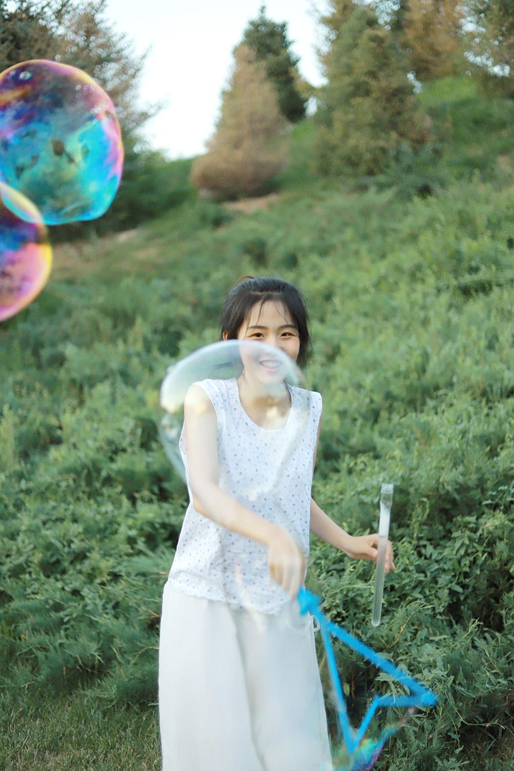 图片[12]-吹泡泡的女孩-六色网