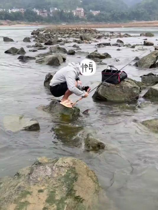 各位大神请问这样钓公斤级斑鳜对吗 怎么和我网上看的不太一样