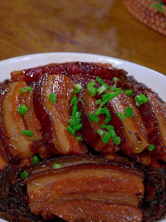 这才是特色的梅菜扣肉