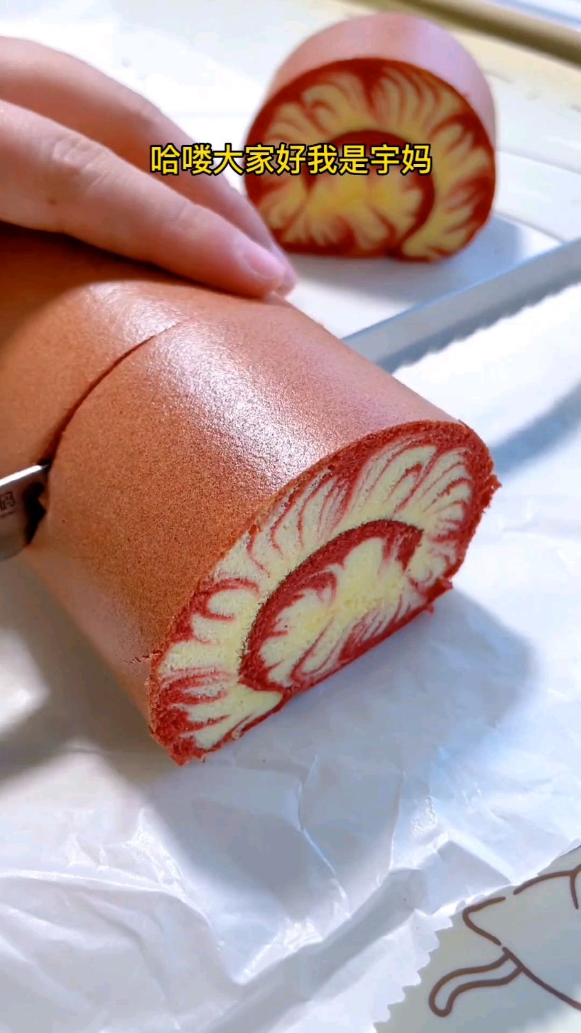 红丝绒蛋糕卷的美食新做法来了