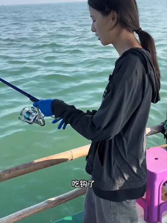 跟老爸出海钓鱼