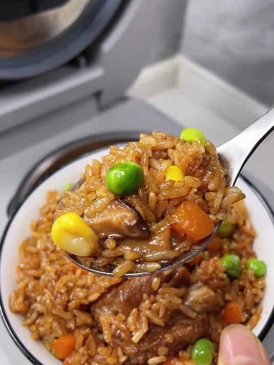 电饭煲版排骨焖饭,一锅搞定肉菜饭