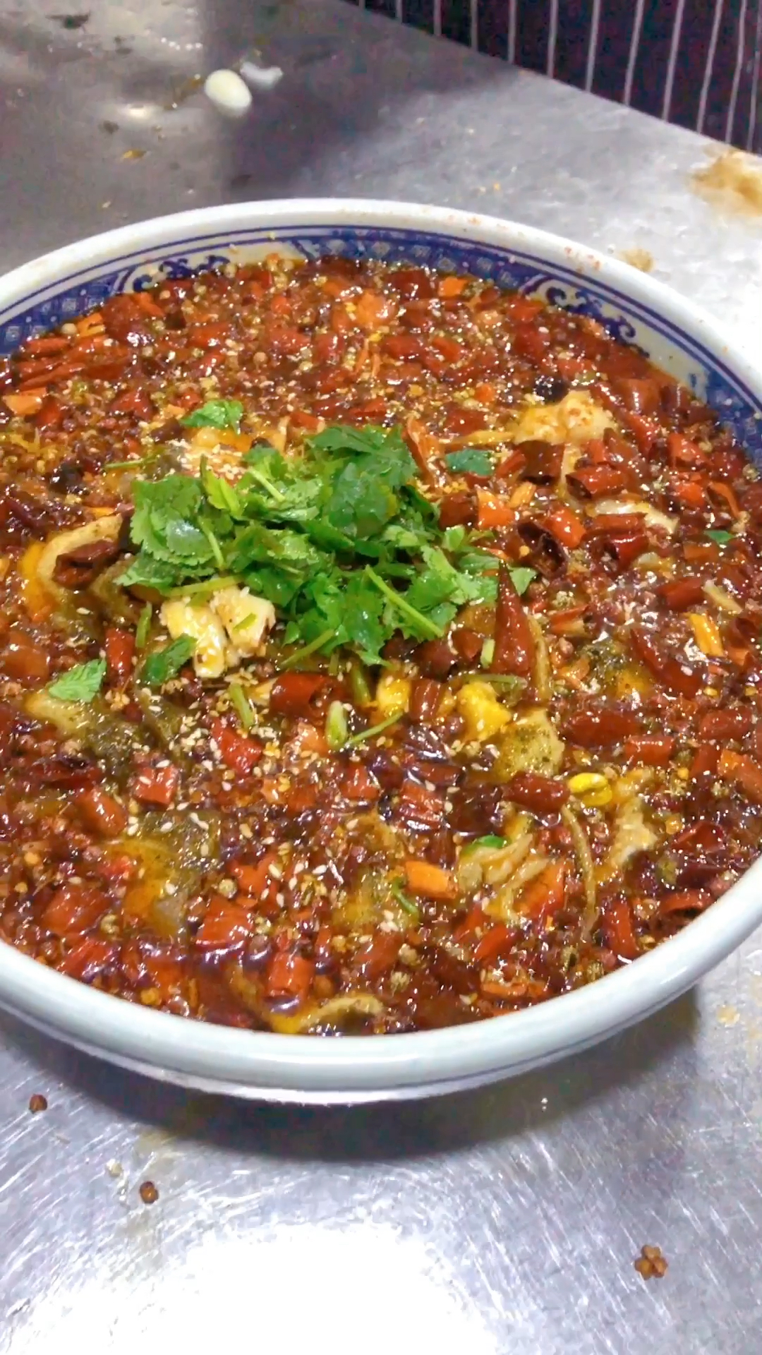 大厨教你经典川菜,麻辣水煮鱼酒店实战详细做法,让你足不出户吃到正宗的川味做法