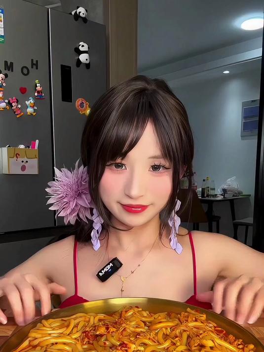 沉浸式吃新疆炒米粉