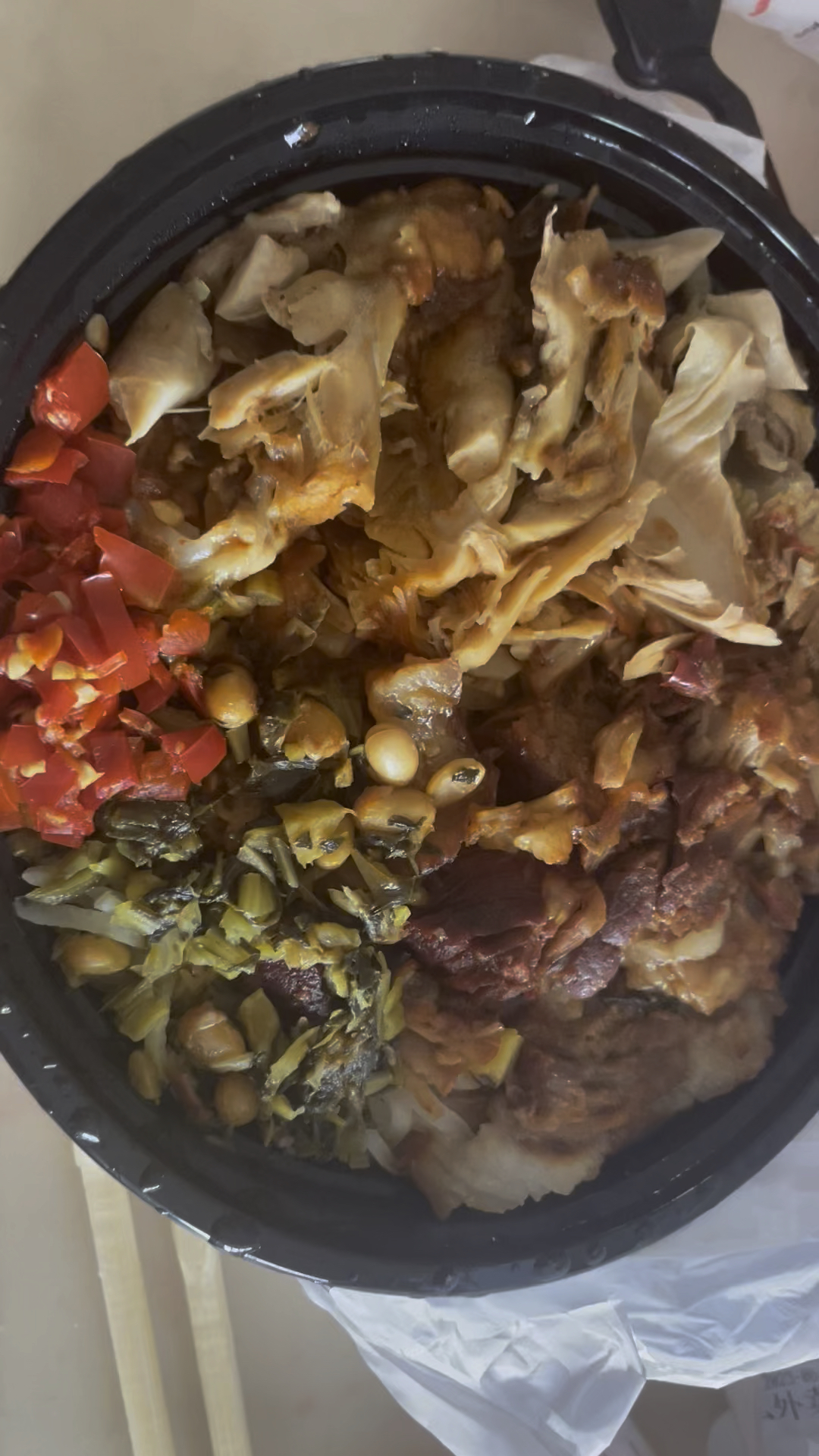 午餐猪脚手撕鸡肉双拼饭