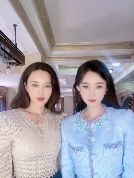 人生最美的事情莫过于把闺女养成了闺蜜,一起逛街,一起喝奶茶