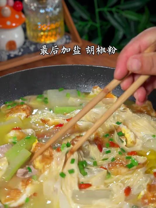 天热不知道吃什么，就做这个冬瓜腐皮汤