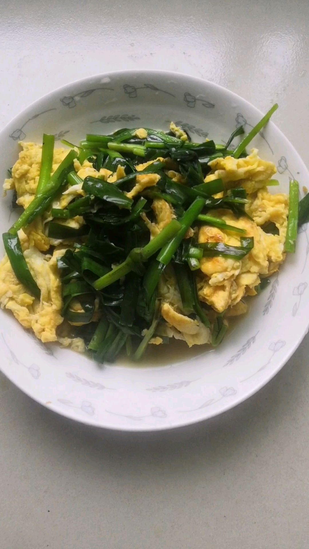 韭菜炒鸭蛋,喜欢吃韭菜的可以做做