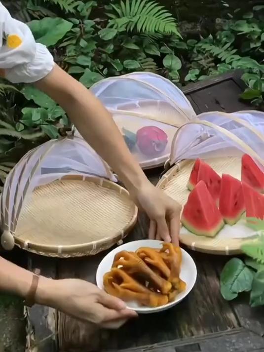 菜罩居然能这么有格调?这竹编网罩筛子让厨房秒变复古风!