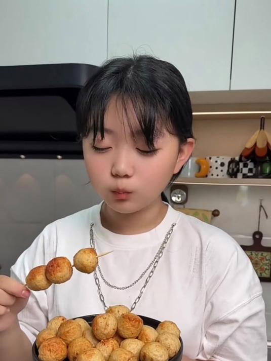天海藏爆蛋鱼丸!爆浆太好吃