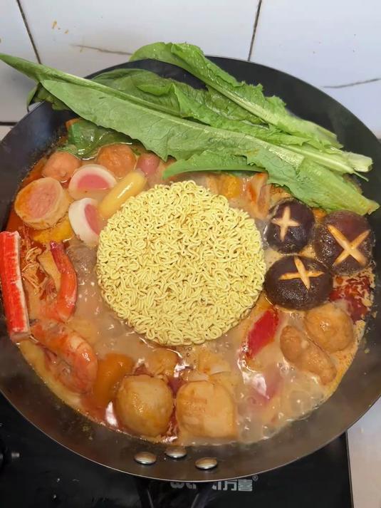 潮汕牛肉丸牛筋丸新鲜汕头特产火锅食材麻辣烫