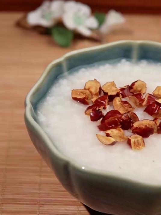 气xu秋易困乏……早餐一碗黄芪粥是真的