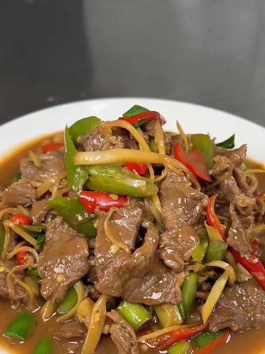 仔姜炒牛肉做法分享给大家,子姜的季节一定不要错过这道下饭菜哦