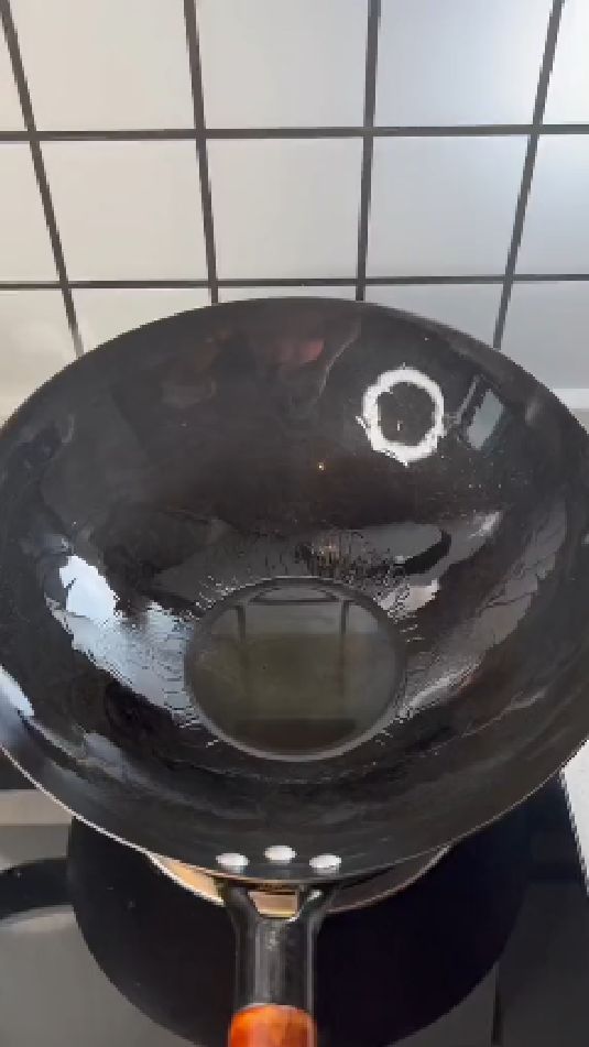 多多少少感觉你这个摆盘有点多余,但我不敢说