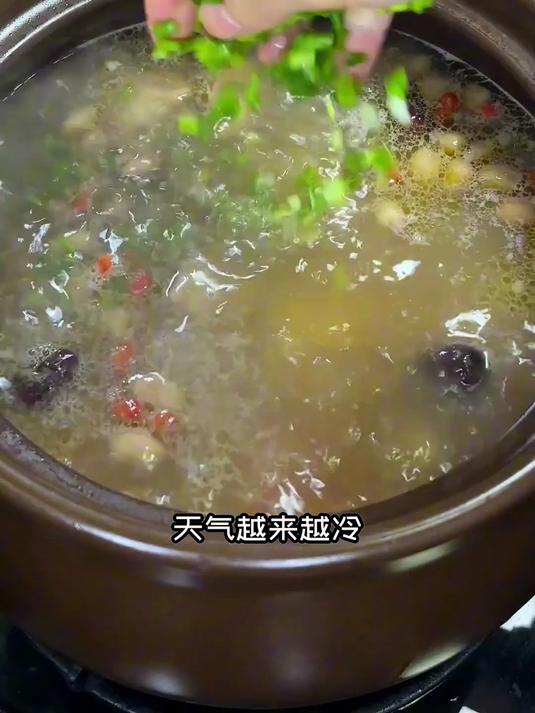 山药莲藕排骨汤，营养与美味双在线