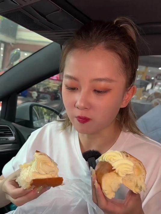 百年义利的现烤面包～巧克力爆浆像双开门冰箱～