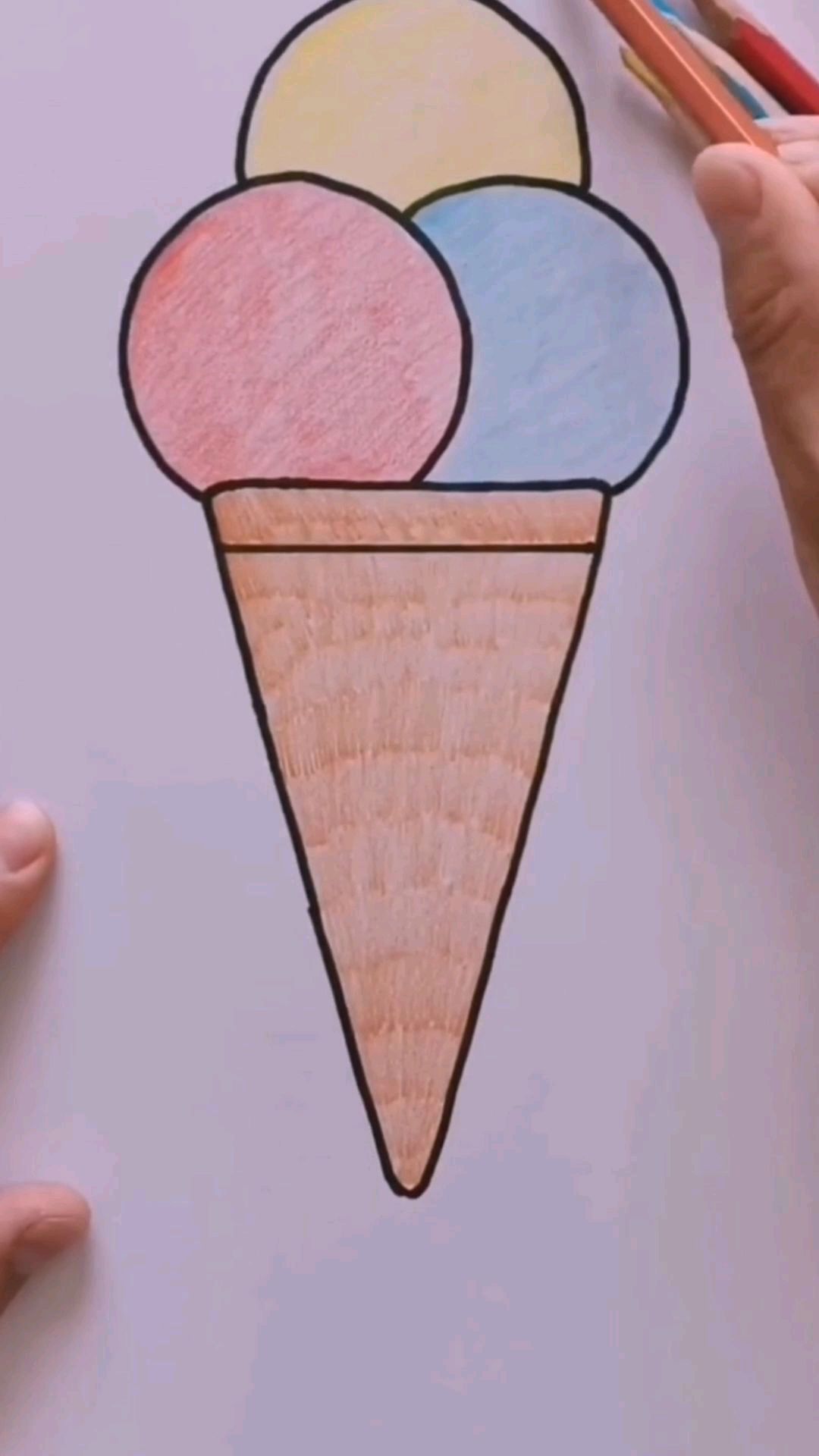 彩色铅笔画:教大家画一个冰激凌