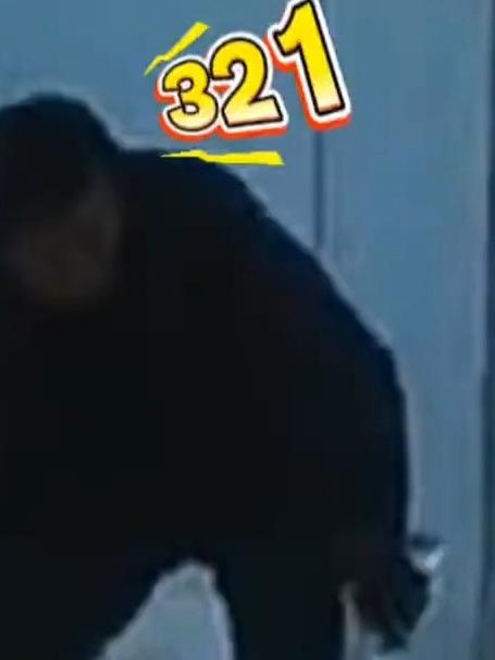 大爷在街头爆米花，一顿操作猛如虎，大爷先帮我找找锅在哪