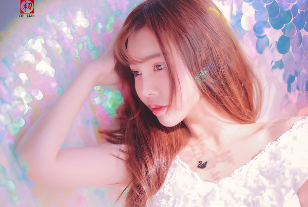 图片[3]-光的女孩-六色网
