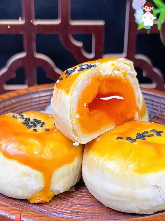 雪媚娘蛋黄酥，个大饱满，还能拉丝，真的吃不腻！到哪里都找不到这么划算的蛋黄酥了#618省心