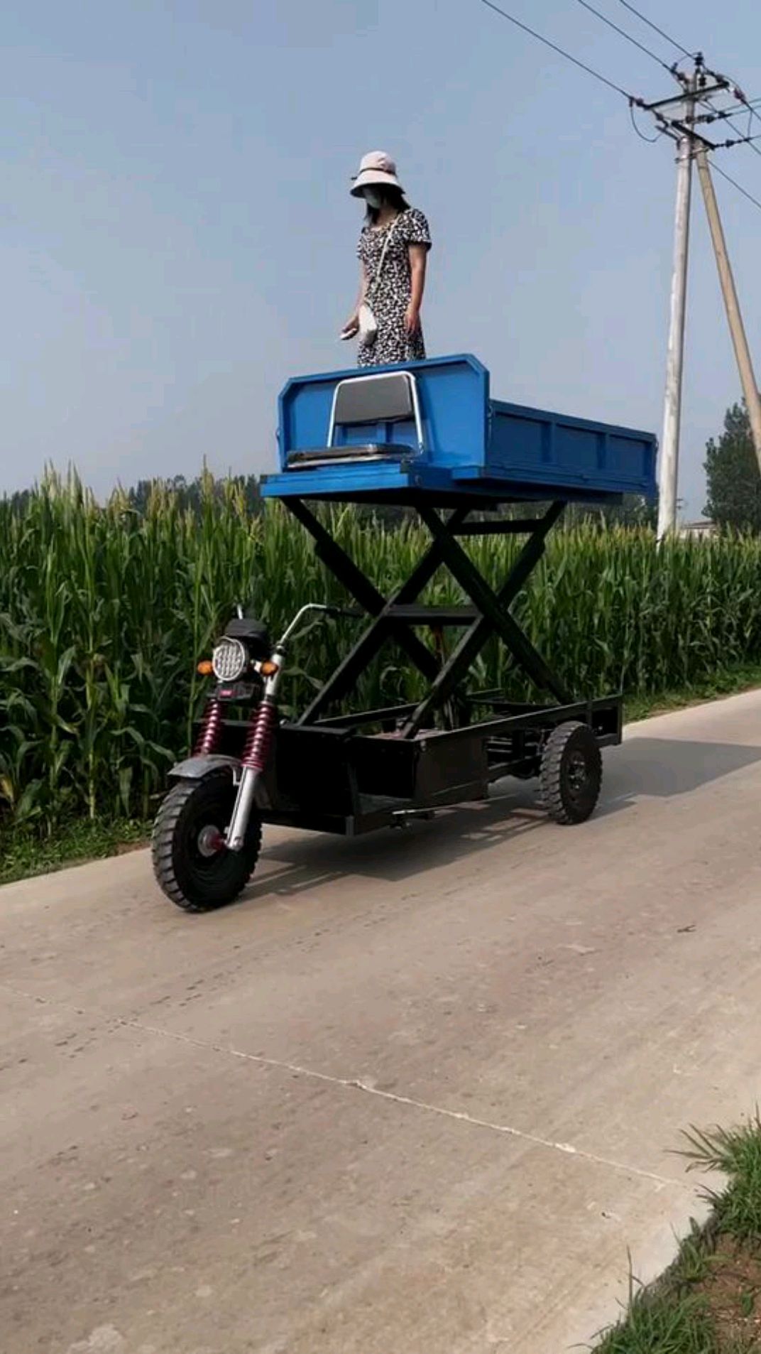电动升降机械三轮车