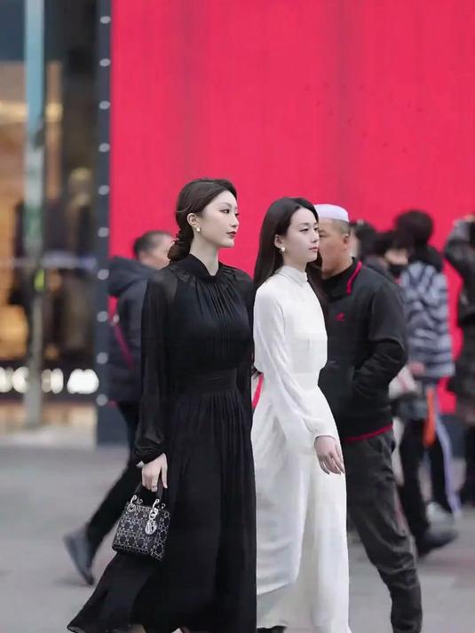 秋天怎么能不扎丸子头呢?温柔优雅还显气质