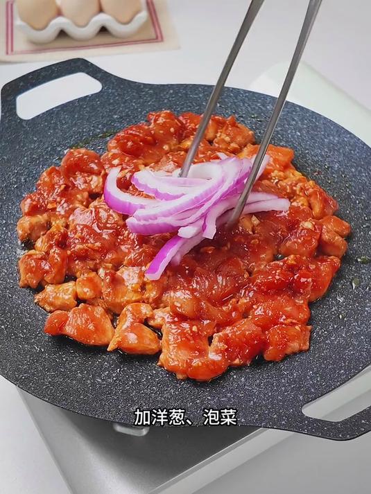 今日菜单 -韩式辣炒鸡-提前腌制鸡腿肉 -蒜末生抽