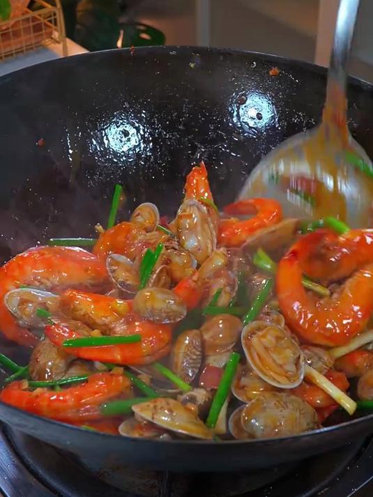 没有想到大虾和花甲结合在一起,竟然这么好吃