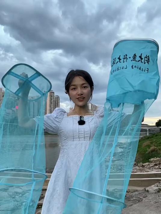 方形密眼小鱼护，又实用又轻便！今天这个价格真的是太划算了！