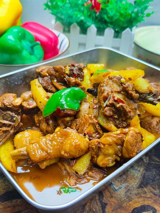 地道农家地锅鸡,好吃又解馋,关键做法还简单