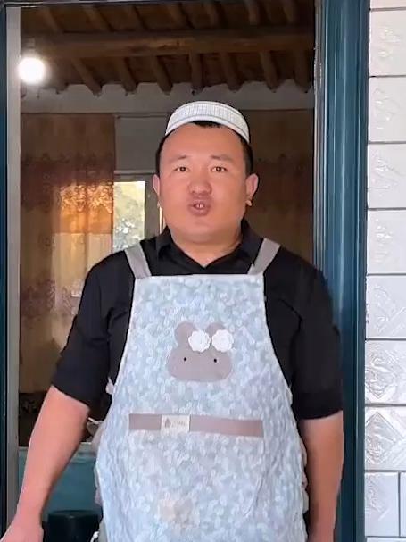 在家做新疆揪片子炒面,炒面口感爽滑劲道,自己做好吃又实惠!