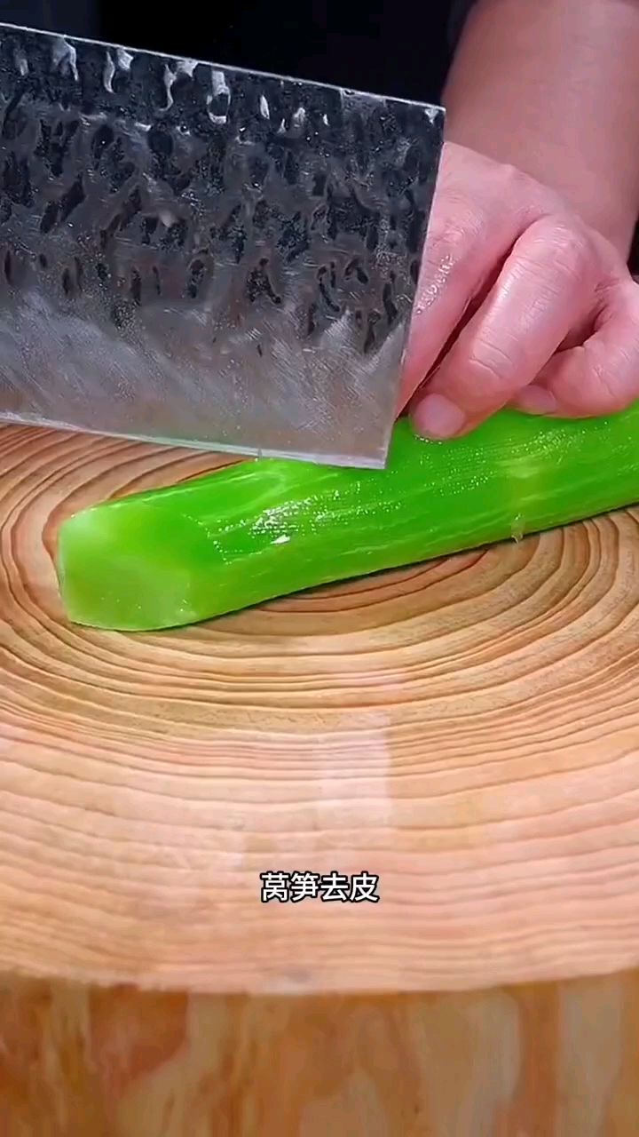 莴笋炒肉的做法