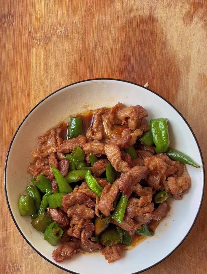 猪肉怎么做好吃,炒青椒好吃