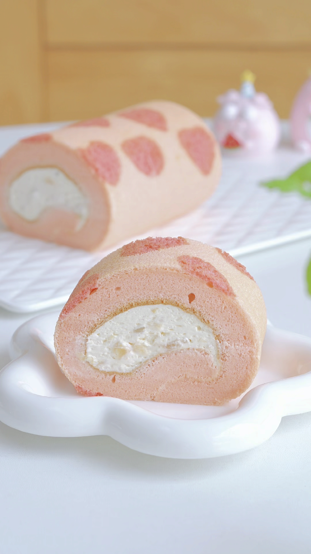 超好看的梦幻蛋糕卷!特调奶油蜜桃酱